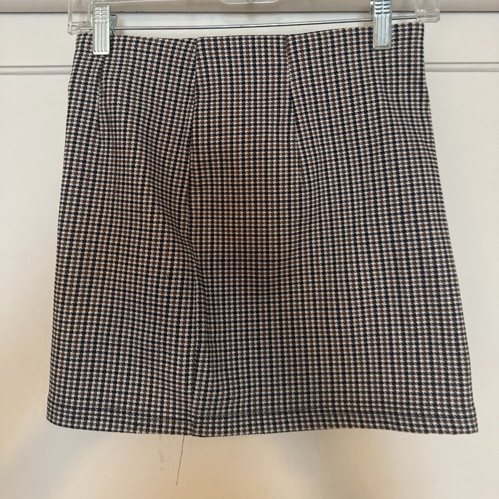 SHEIN Houndstooth Mini Skirt – Size Small